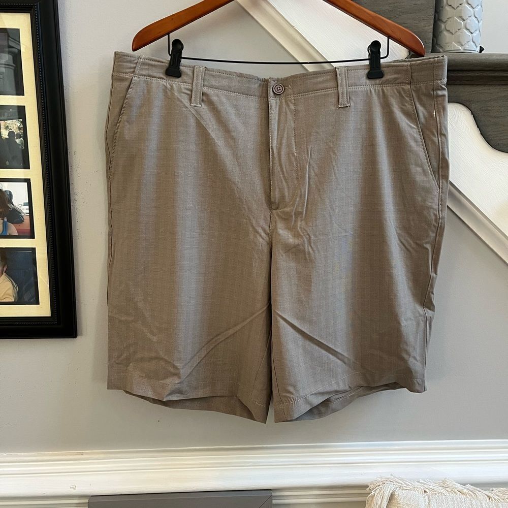 Architect Golf Tan Flat Front Shorts sz 42 NWT